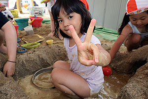 砂場遊びたのしかったね　きりん