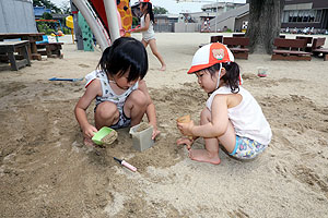 砂場遊び楽しかったね　きりん・ばら