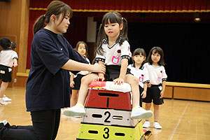 体操教室　ー跳び箱ー　ばら