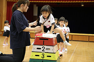 体操教室　ー跳び箱ー　ばら