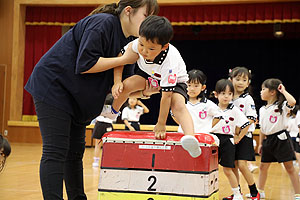 体操教室　ー跳び箱ー　ばら