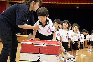 体操教室　ー跳び箱ー　ばら