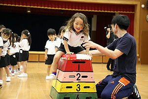 体操教室　ー跳び箱ー　すみれ