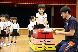 体操教室　ー跳び箱ー　すみれ