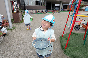 園庭遊び楽しいね！　こあら