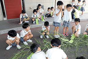 短冊に願いを込めて　年長組