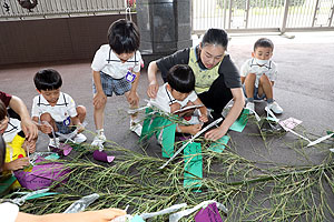 短冊に願いを込めて　年長組