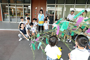 短冊に願いを込めて　年長組