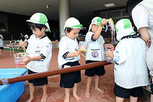 カラフル流しそうめん　楽しかったね！　年少組　NO.2