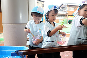 カラフル流しそうめん　楽しかったね！　年少組　NO.2