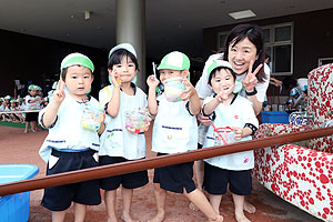 カラフル流しそうめん　楽しかったね！　年少組　NO.2