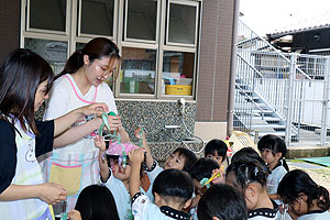 カラフル流しそうめん　楽しかったね！　年少組　NO.1