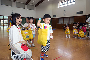 エンゼル七夕まつり　おかしのつかみどり・的当て・わなげ　年少・ひよこ・あひる　NO.2