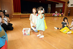 エンゼル七夕まつり　おかしのつかみどり・的当て・わなげ　年少・ひよこ・あひる　NO.2