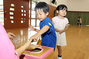 エンゼル七夕まつり　おかしのつかみどり・的当て・わなげ　年少・ひよこ・あひる　NO.2