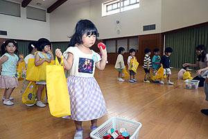 エンゼル七夕まつり　おかしのつかみどり・的当て・わなげ　年少・ひよこ・あひる　NO.2