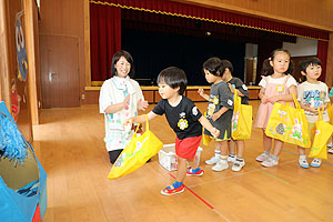 エンゼル七夕まつり　おかしのつかみどり・的当て・わなげ　年少・ひよこ・あひる　NO.2