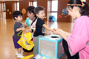 エンゼル七夕まつり　おかしのつかみどり・的当て・わなげ　年少・ひよこ・あひる　　NO.1