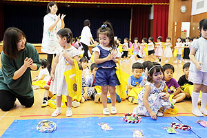 エンゼル七夕まつり　おかしのつかみどり・的当て・わなげ　年少・ひよこ・あひる　　NO.1