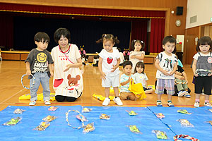 エンゼル七夕まつり　おかしのつかみどり・的当て・わなげ　年少・ひよこ・あひる　　NO.1