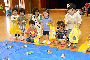 エンゼル七夕まつり　おかしのつかみどり・的当て・わなげ　年少・ひよこ・あひる　　NO.1