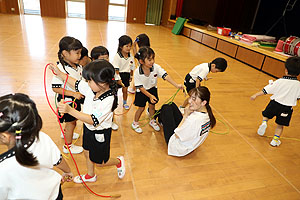 体操教室　ー縄跳びー　たんぽぽ