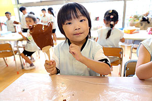 チョコバナナの制作　すみれ