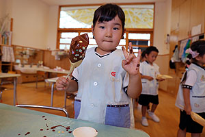 チョコバナナの制作　すみれ