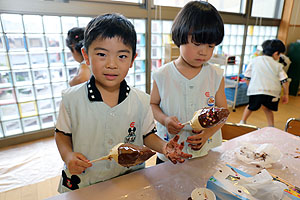 チョコバナナの制作　すみれ