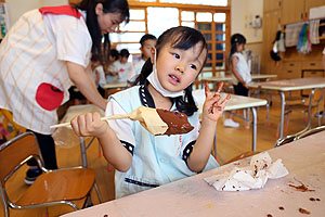 チョコバナナの制作　すみれ