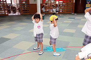 シフォンスカーフ遊び　ひまわり・ばら