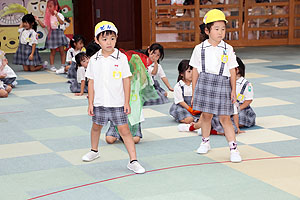 シフォンスカーフ遊び　ひまわり・ばら