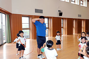 体操教室　ーなわとびー　　ばら