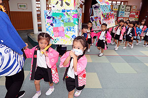 おみこし　ワッショイ！　すみれ・きりん