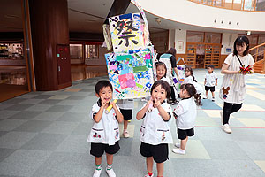 おみこし　ワッショイ！　すみれ・きりん