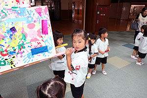 おみこし　ワッショイ！　すみれ・きりん