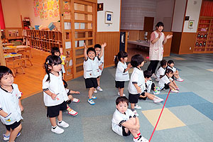 おみこし　ワッショイ！　すみれ・きりん