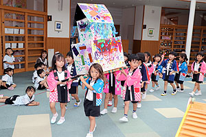 おみこし　ワッショイ！　すみれ・きりん