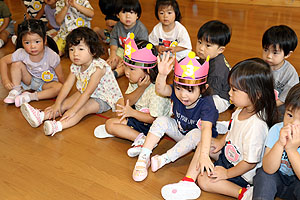 7月生まれのお誕生会　ー色水遊びー　　ひよこ・あひる組