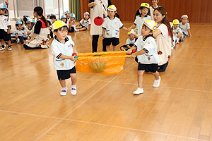 7月生まれのお誕生会　ー おみこしリレー ー　年少組