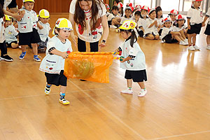 7月生まれのお誕生会　ー おみこしリレー ー　年少組