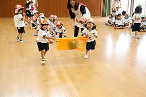 7月生まれのお誕生会　ー おみこしリレー ー　年少組