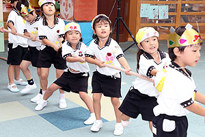 7月生まれのお誕生会　ーつなひきー　　年中組