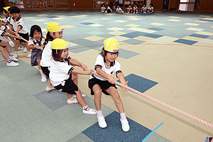 7月生まれのお誕生会　ーつなひきー　　年中組