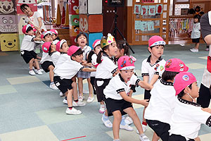 7月生まれのお誕生会　ーつなひきー　　年中組