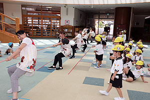 7月生まれのお誕生会　ーつなひきー　　年中組