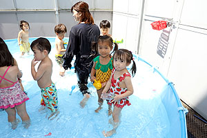 プール活動の様子　　ひよこ・あひる