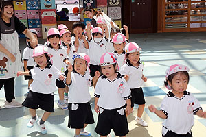 綱引き大会たのしかたったね！　きりん・うさぎ