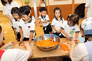 年長お泊り保育１・いってきます・野菜切り体験