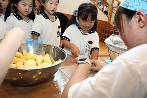 年長お泊り保育１・いってきます・野菜切り体験